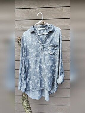 Love  Floral V-Nec Shirt